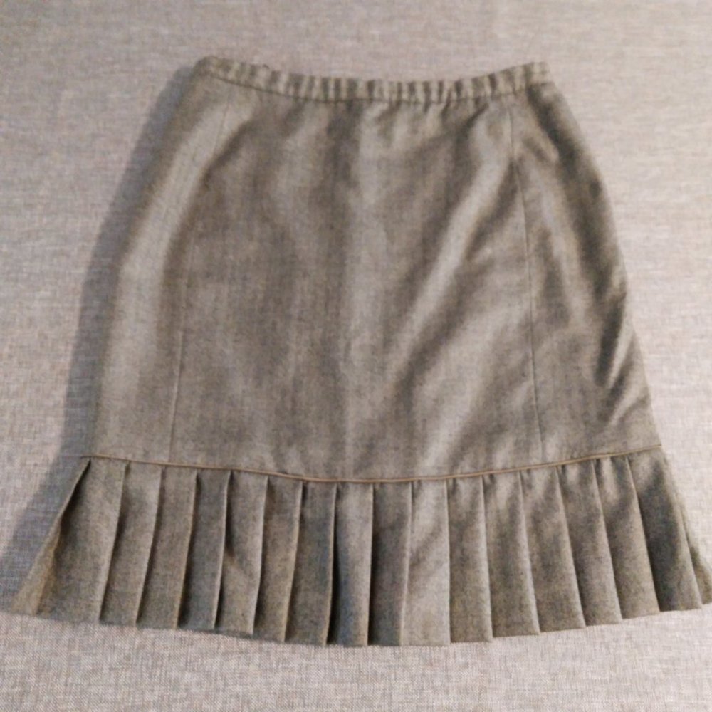 - Cida's - oscar de la renta skirts . New No Tag.